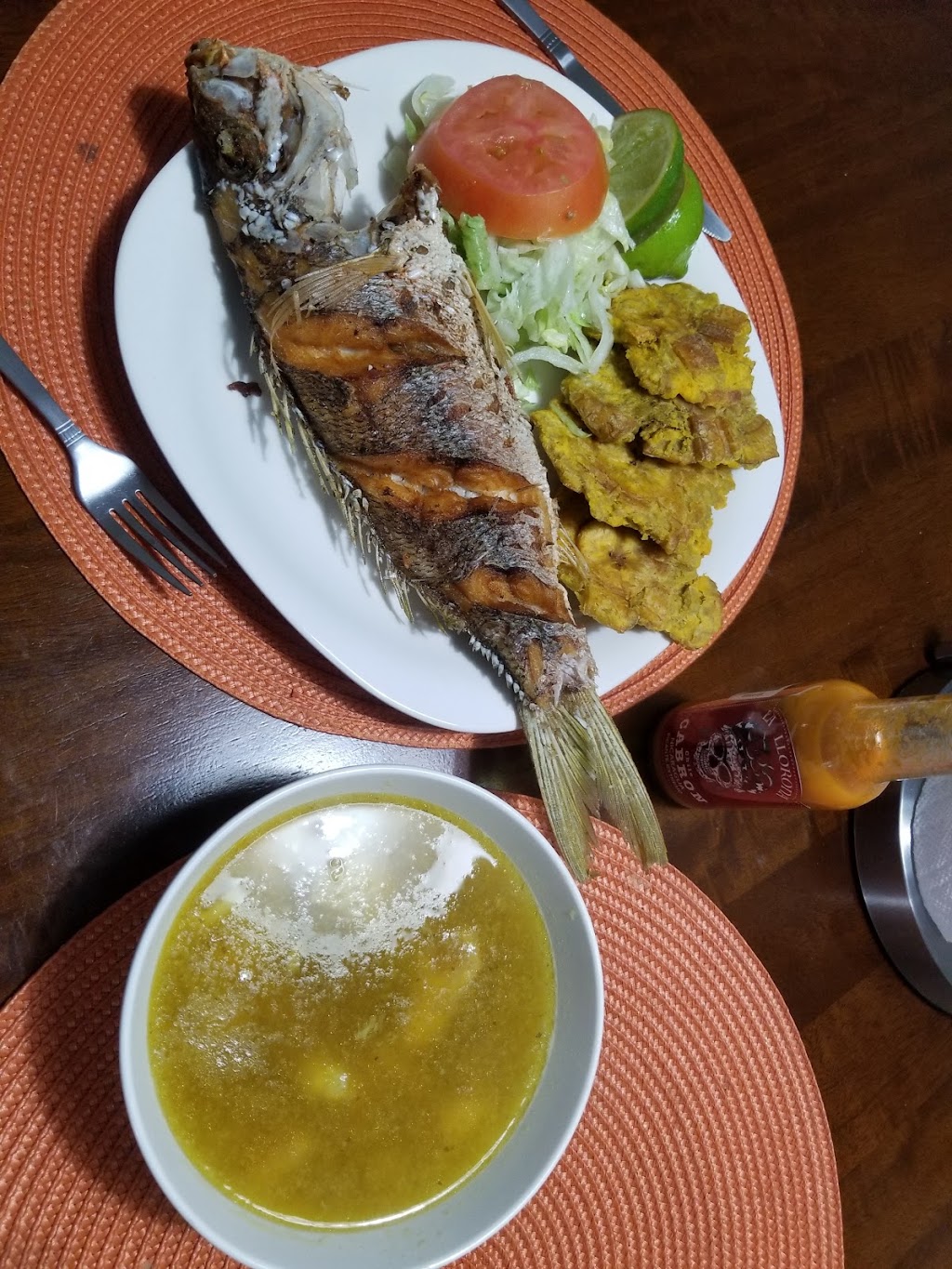 Pescaderia | restaurant | 3114 NW 17th Ave, Miami, FL 33142, USA | 3056361695 OR +1 305-636-1695