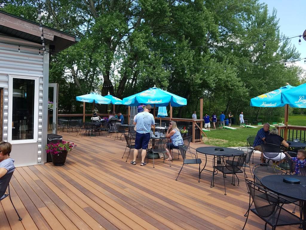 Netties Irish Pub - NIP’S | restaurant | 733 W Wisconsin Ave, Pewaukee, WI 53072, USA | 2626956477 OR +1 262-695-6477