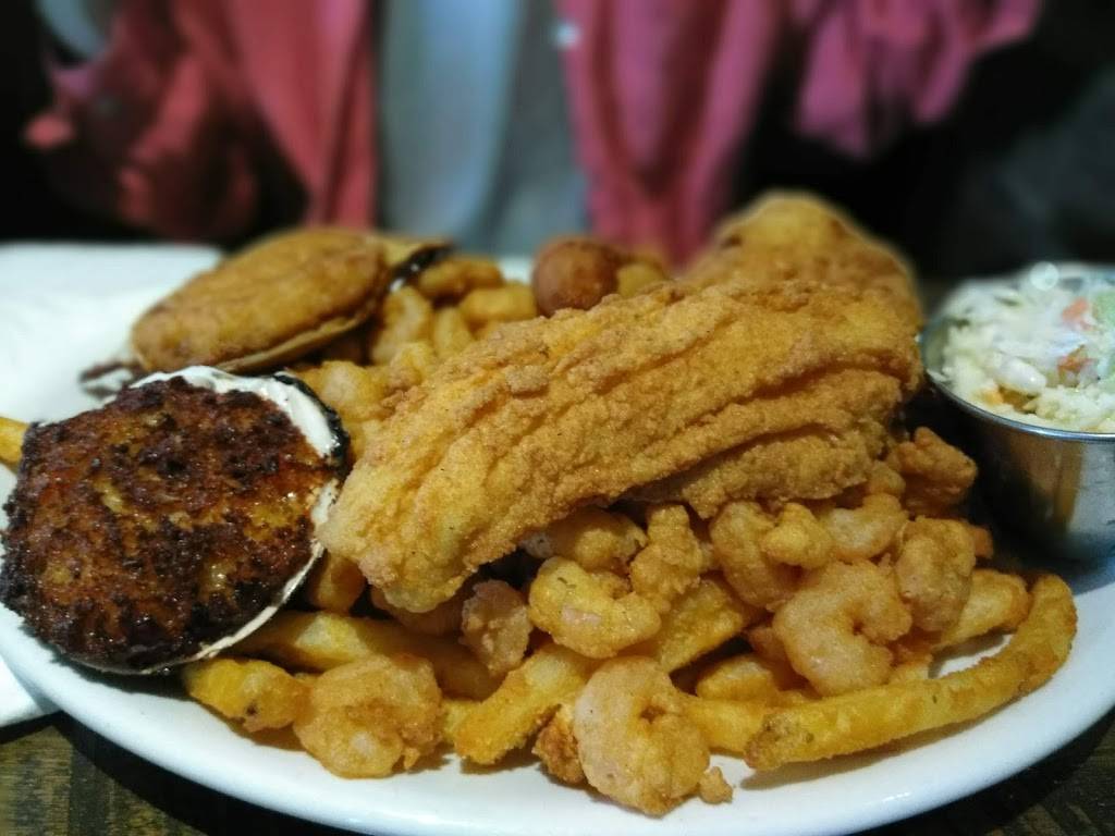 Catch Seafood | restaurant | 411 W Main St, Lexington, SC 29072, USA | 8033592979 OR +1 803-359-2979
