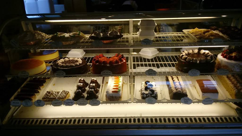 Quincys Restaurant | bakery | 1112 E Ogden Ave, Naperville, IL 60563, USA | 6303698035 OR +1 630-369-8035