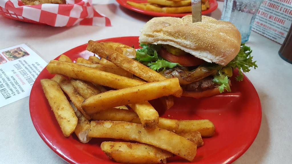 Holts Diner | restaurant | 356 Dinah Shore Blvd #1420, Winchester, TN 37398, USA | 9313135240 OR +1 931-313-5240