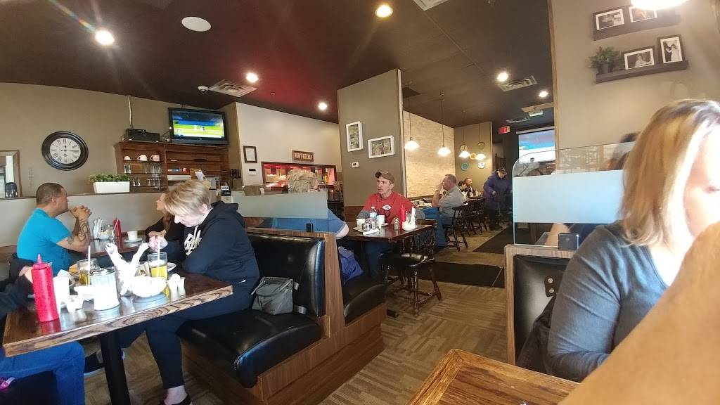 AJs Restaurant | restaurant | 1 Regan Rd Unit 18, Brampton, ON L7A 1B8, Canada | 9058406558 OR +1 905-840-6558