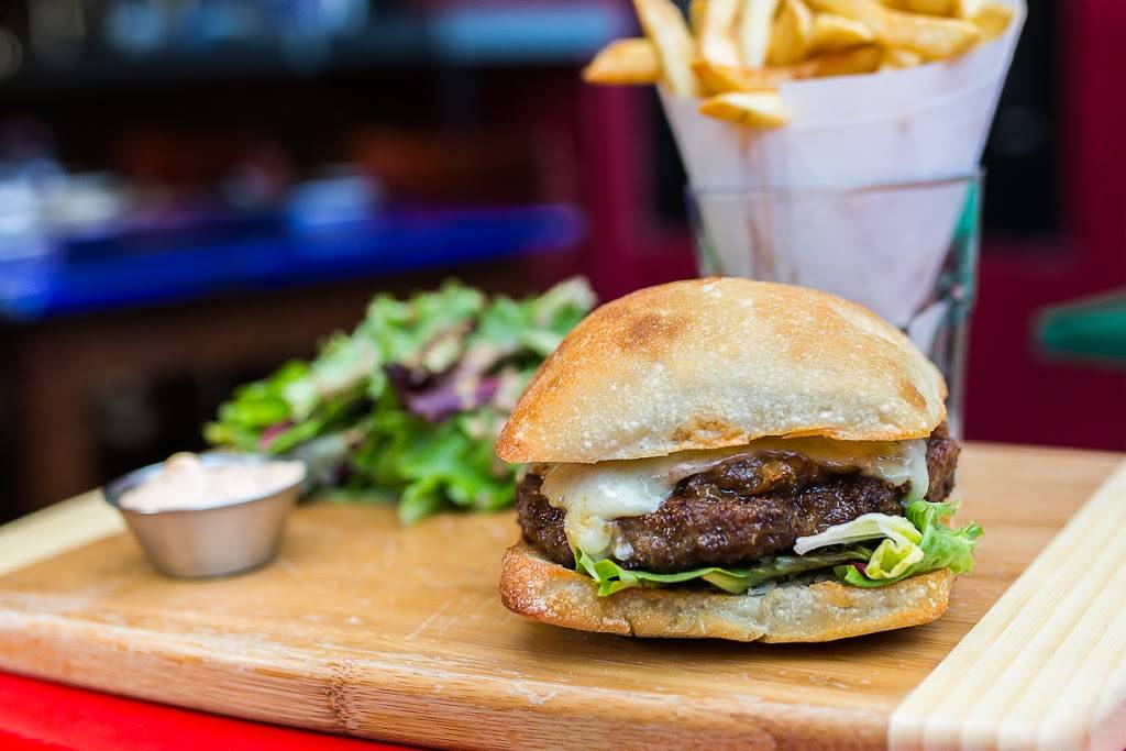 Brussels Bistro | night club | 222 Forest Ave, Laguna Beach, CA 92651, USA | 9493767955 OR +1 949-376-7955