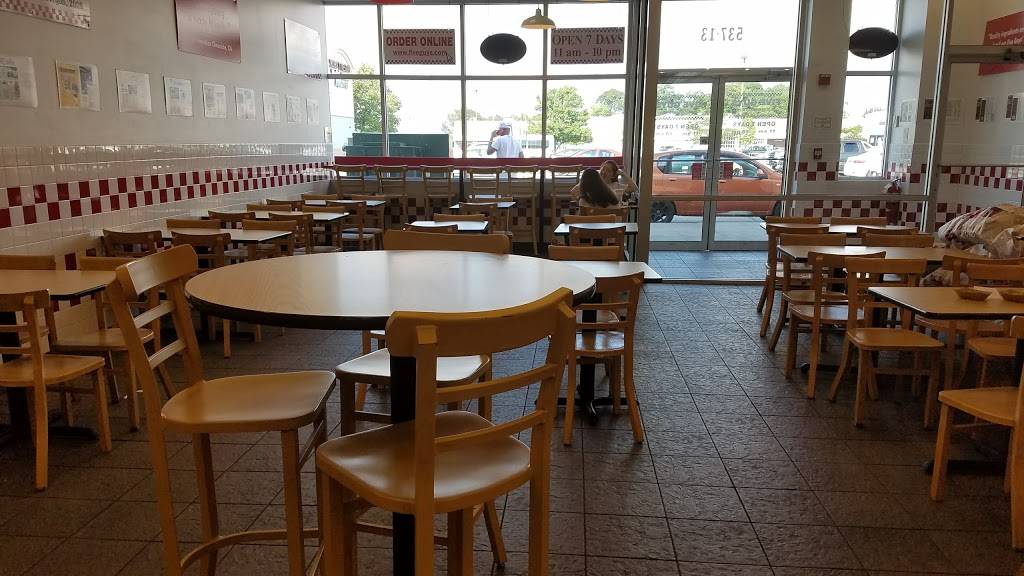 Five Guys | meal takeaway | 525 Lincoln St, Worcester, MA 01605, USA | 5088532000 OR +1 508-853-2000