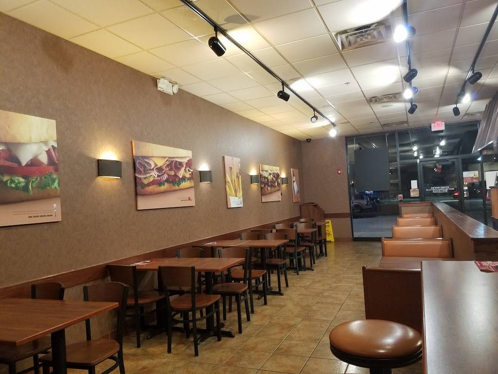 Penn Station East Coast Subs | meal takeaway | 851 E Belvidere Rd, Grayslake, IL 60030, USA | 2245414063 OR +1 224-541-4063