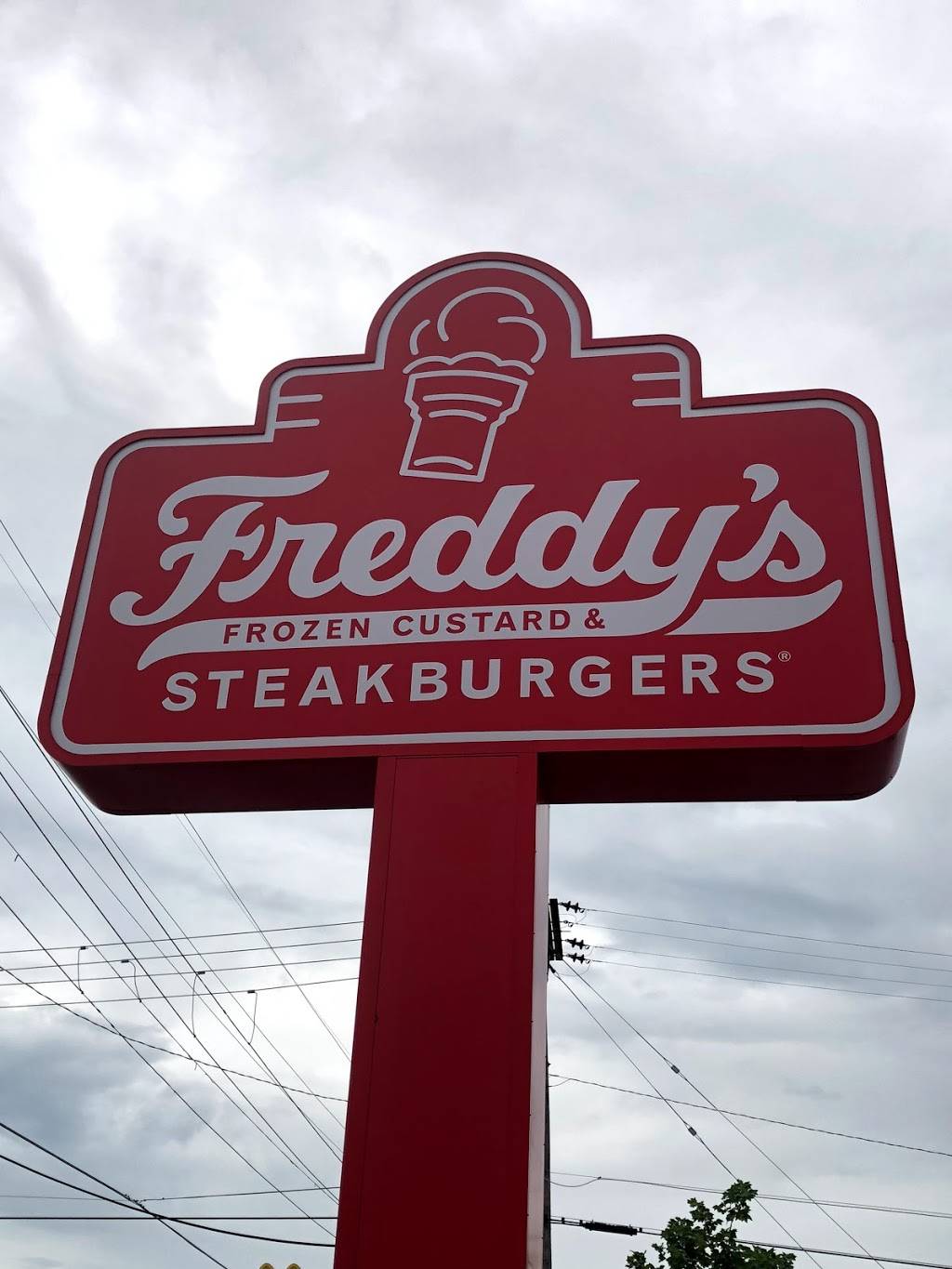 Freddys Frozen Custard & Steakburgers | restaurant | 2305 N Glenstone Ave, Springfield, MO 65803, USA | 4178313304 OR +1 417-831-3304