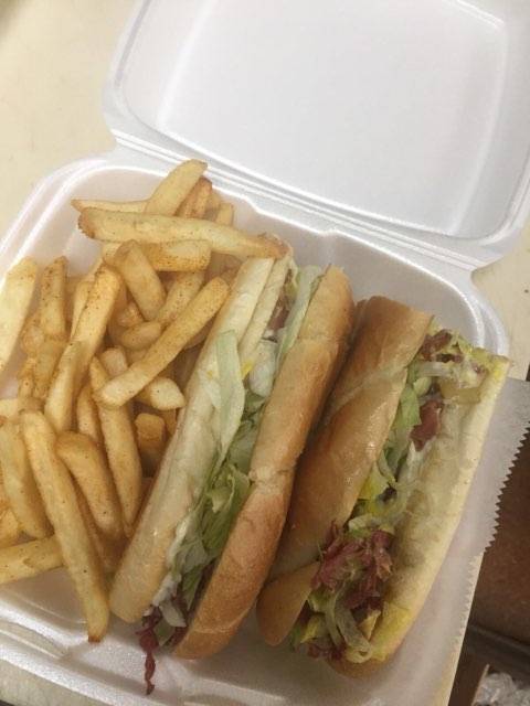 Hills Kitchen (Inside Hill Market) | restaurant | 5255 Hill Ave, Toledo, OH 43615, USA | 5679707325 OR +1 567-970-7325