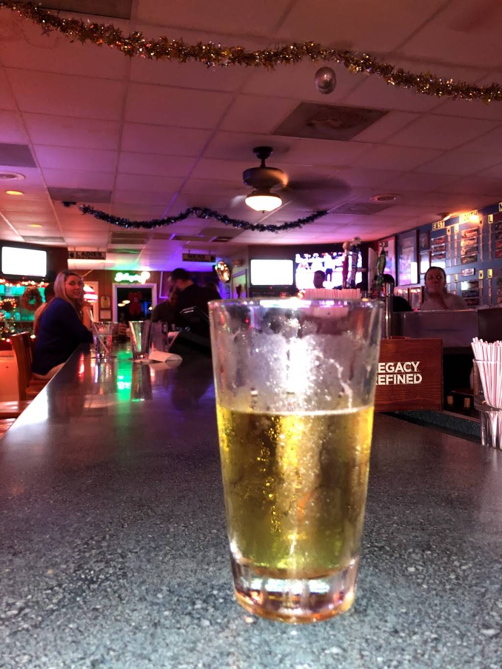 What A Tavern | restaurant | 58 Royal Palm Pointe, Vero Beach, FL 32960, USA | 7725671599 OR +1 772-567-1599