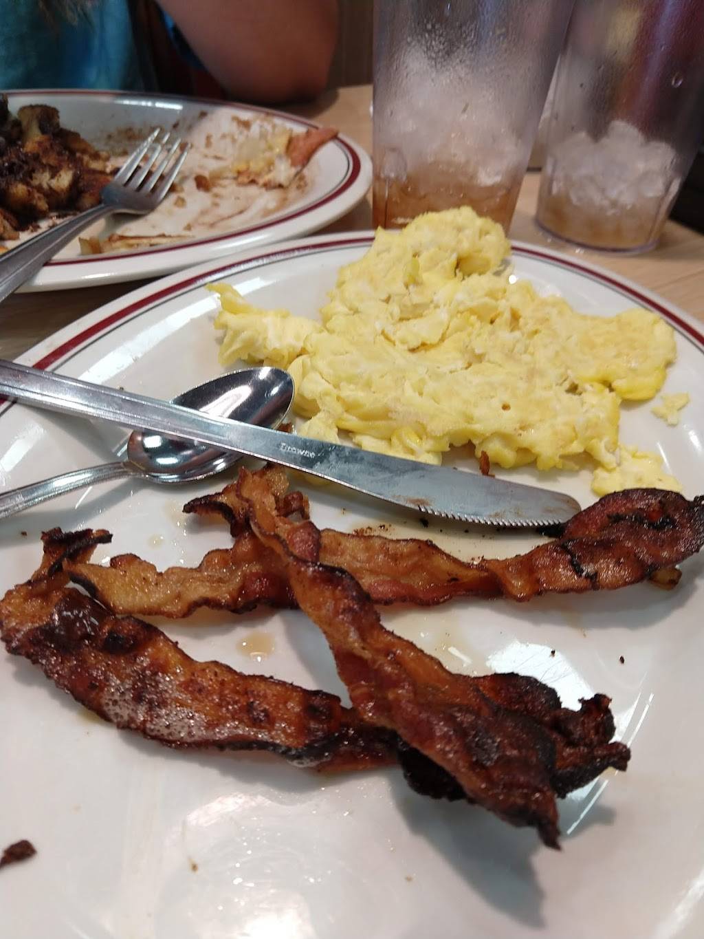 Huddle House Carthage | restaurant | 701 MS-16 W, Carthage, MS 39051, USA | 6016542065 OR +1 601-654-2065