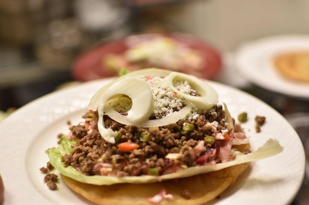 Agua Blanca Panaderia y Restaurante Guatemalteco | restaurant | 1034 N Carrier Pkwy, Grand Prairie, TX 75050, USA | 2145186093 OR +1 214-518-6093