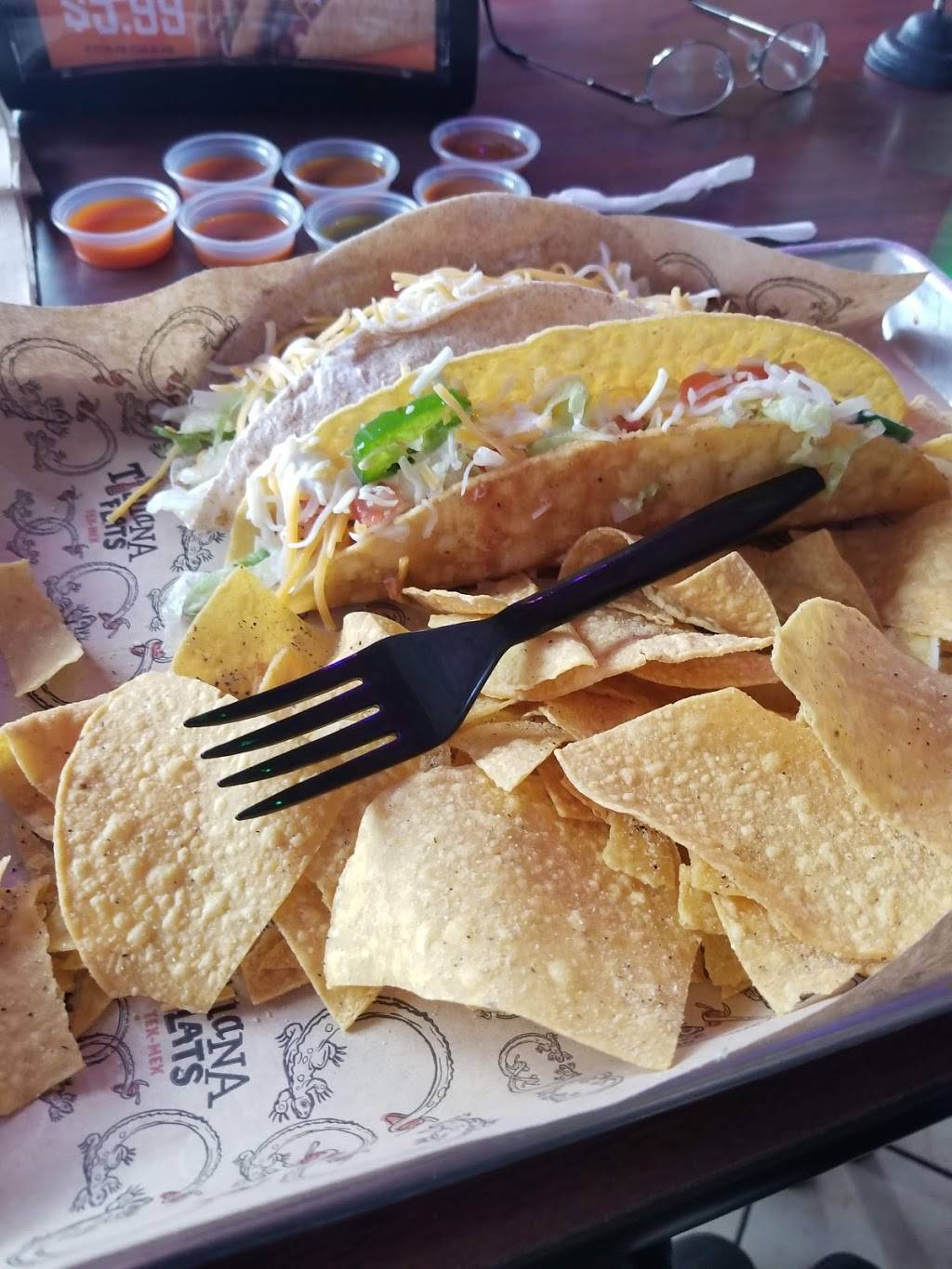 Tijuana Flats | restaurant | 9520 W Linebaugh Ave, Tampa, FL 33626, USA | 8137921881 OR +1 813-792-1881