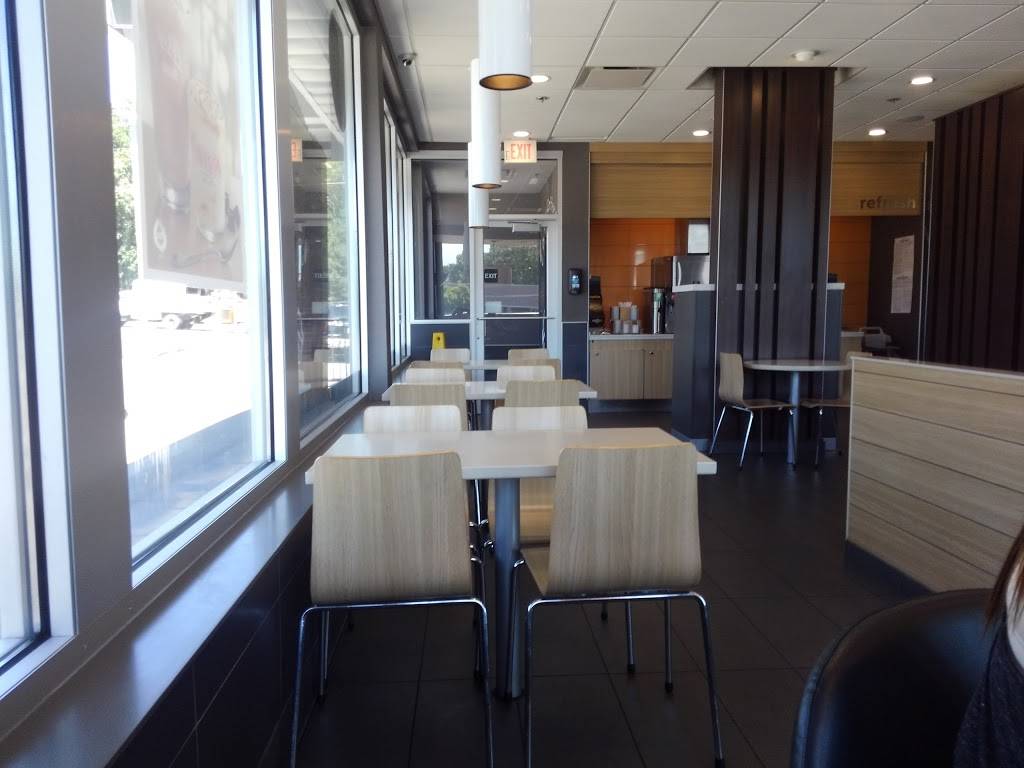 McDonalds | cafe | 10873 W Florissant Ave, St. Louis, MO 63136, USA | 3145212272 OR +1 314-521-2272
