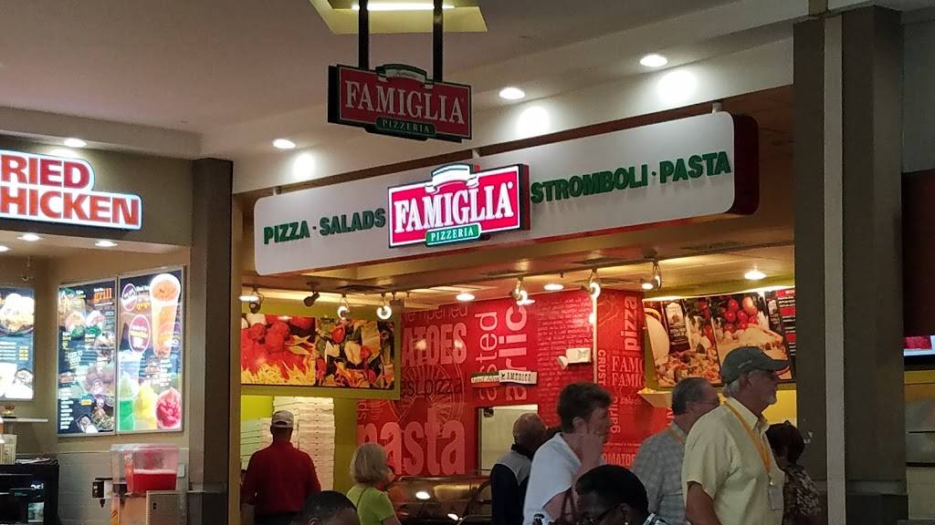 Famous Famiglia | restaurant | 849 E Commerce St, San Antonio, TX 78205, USA | 2104685068 OR +1 210-468-5068