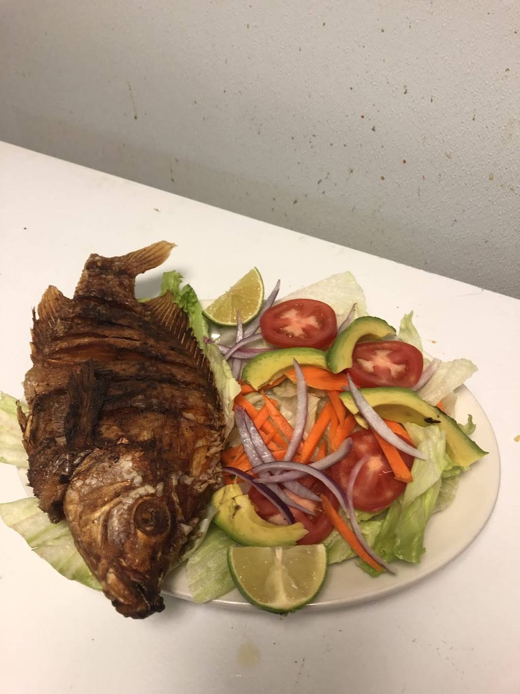 San Miguel restaurant and bakery | restaurant | 133 Hanover St, Meriden, CT 06451, USA | 2032370444 OR +1 203-237-0444