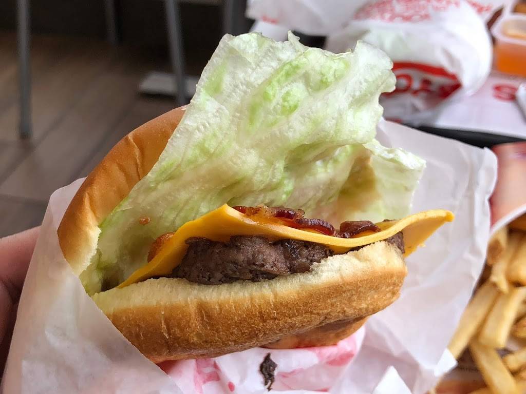 Wendys | restaurant | 486 Broadway, Methuen, MA 01844, USA | 9786827827 OR +1 978-682-7827