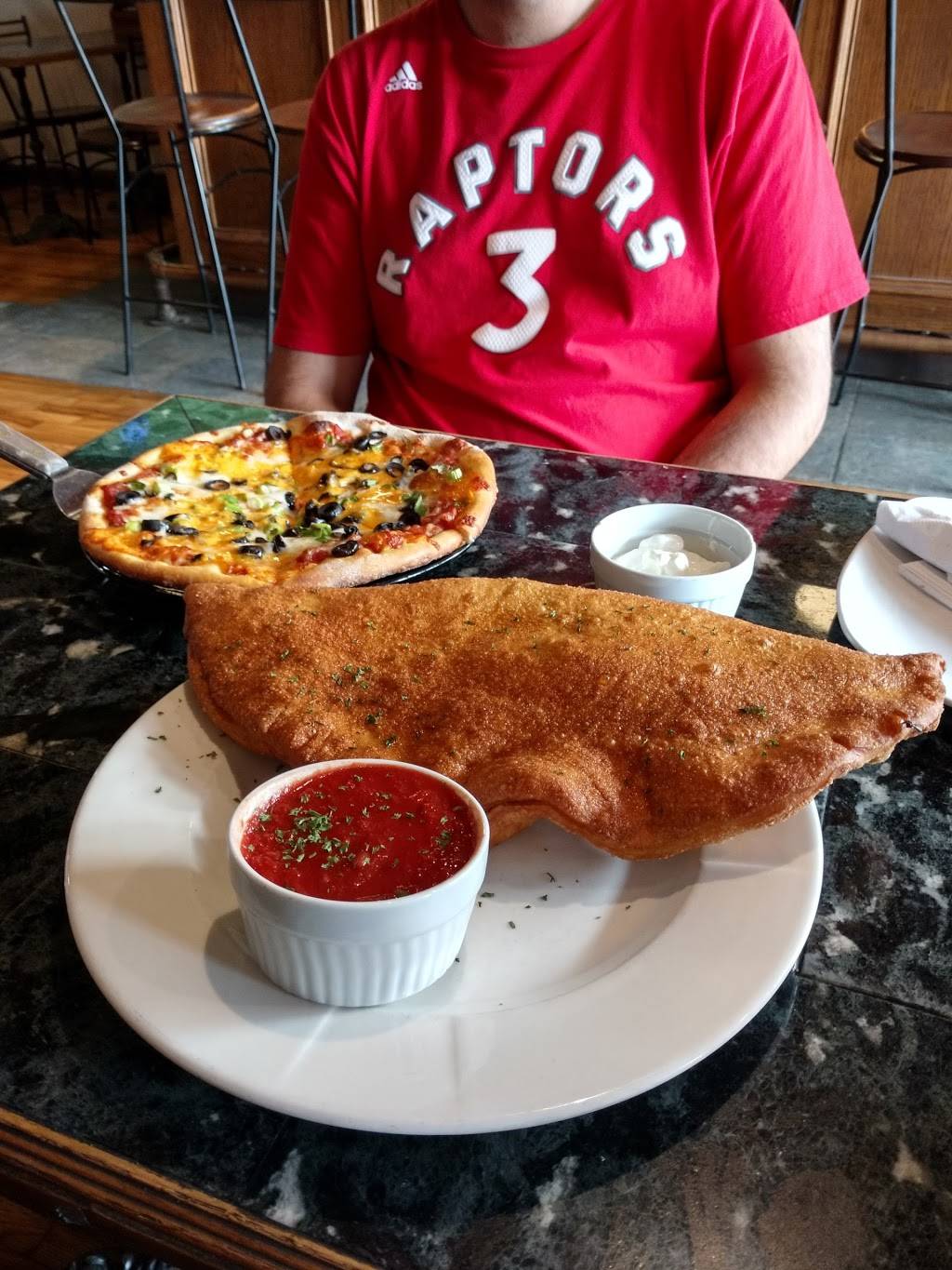 Sams Pizzeria & Cantina | meal delivery | 2215 Wyandotte St W, Windsor, ON N9B 1K2, Canada | 5192569011 OR +1 519-256-9011