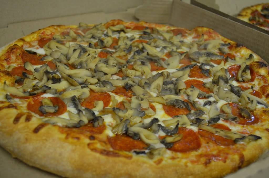 Paparonis | restaurant | 11090 Lake St, Pavilion, NY 14525, USA | 5855843170 OR +1 585-584-3170