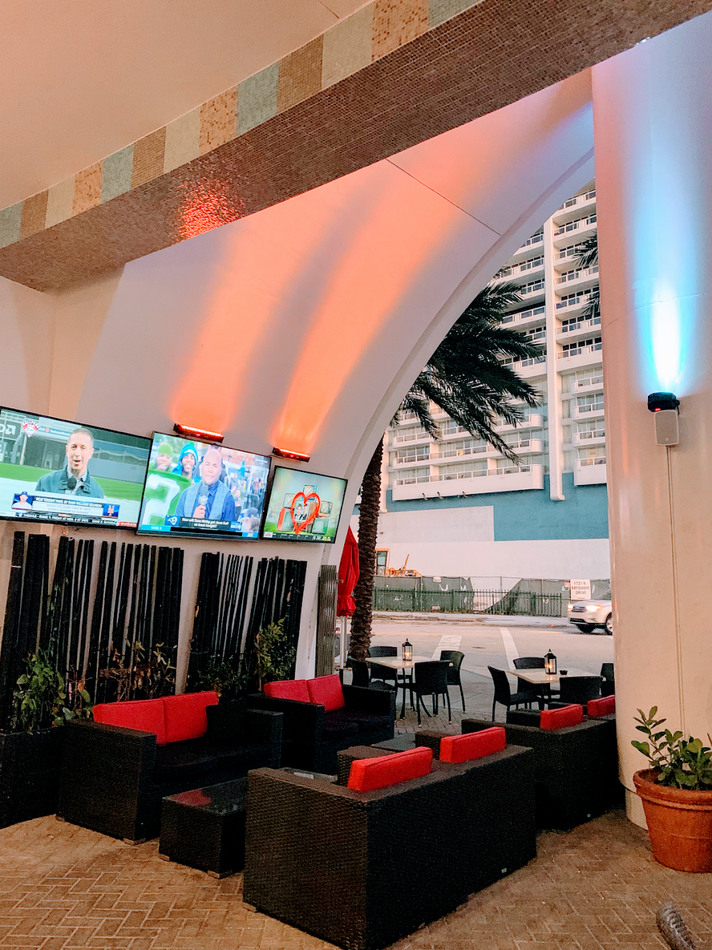 Opera House Miami | restaurant | 1750 N Bayshore Dr, Miami, FL 33132, USA | 7869752358 OR +1 786-975-2358