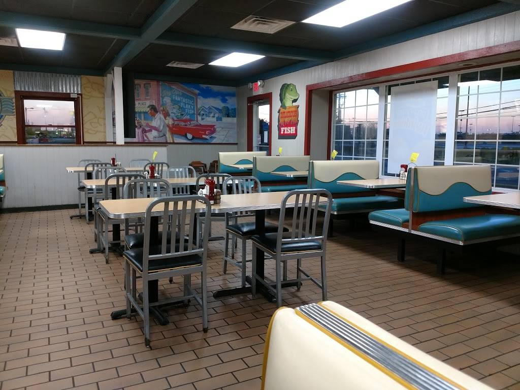 Long John Silvers | restaurant | 218 Lincoln Hwy, Fairview Heights, IL 62208, USA | 6186328074 OR +1 618-632-8074