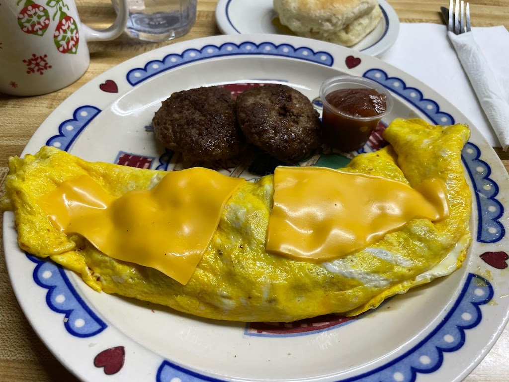 Bettys Stockyard Cafe | cafe | 2000 N John B Dennis Hwy, Kingsport, TN 37660, USA | 4233783227 OR +1 423-378-3227