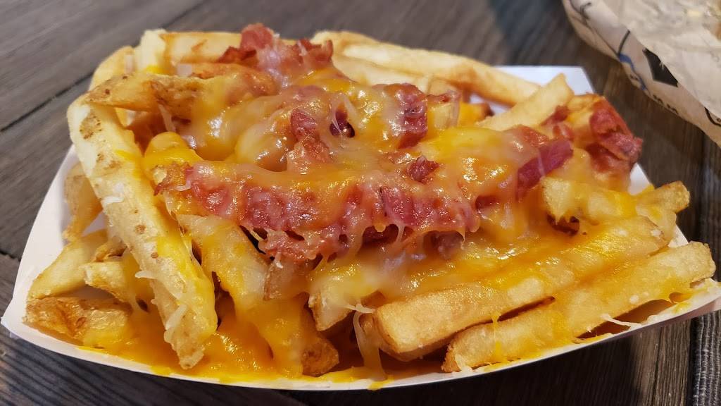 Wayback Burgers | restaurant | 2680 Opitz Blvd, Woodbridge, VA 22192, USA | 7032580305 OR +1 703-258-0305