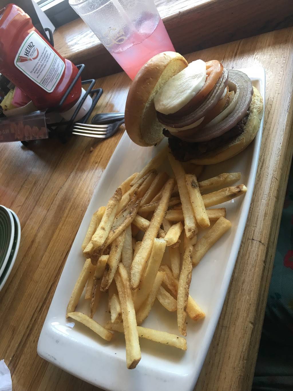 Applebees Grill + Bar | restaurant | 18 Saw Mill River Rd, Hawthorne, NY 10532, USA | 9143451555 OR +1 914-345-1555