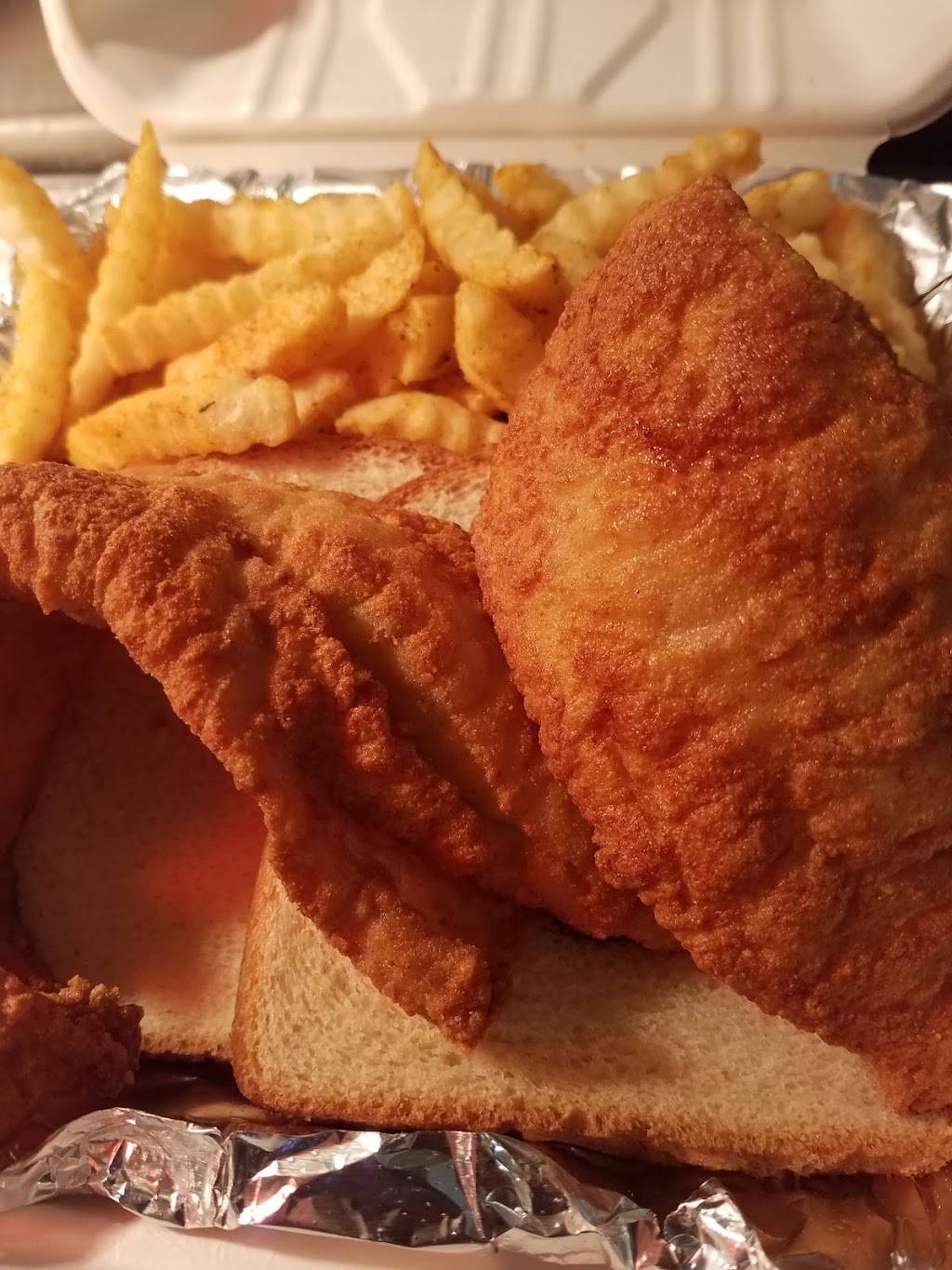 Five Star Fresh Seafood | restaurant | 5408 Southern Maryland Blvd #12, Lothian, MD 20711, USA | 2408922215 OR +1 240-892-2215