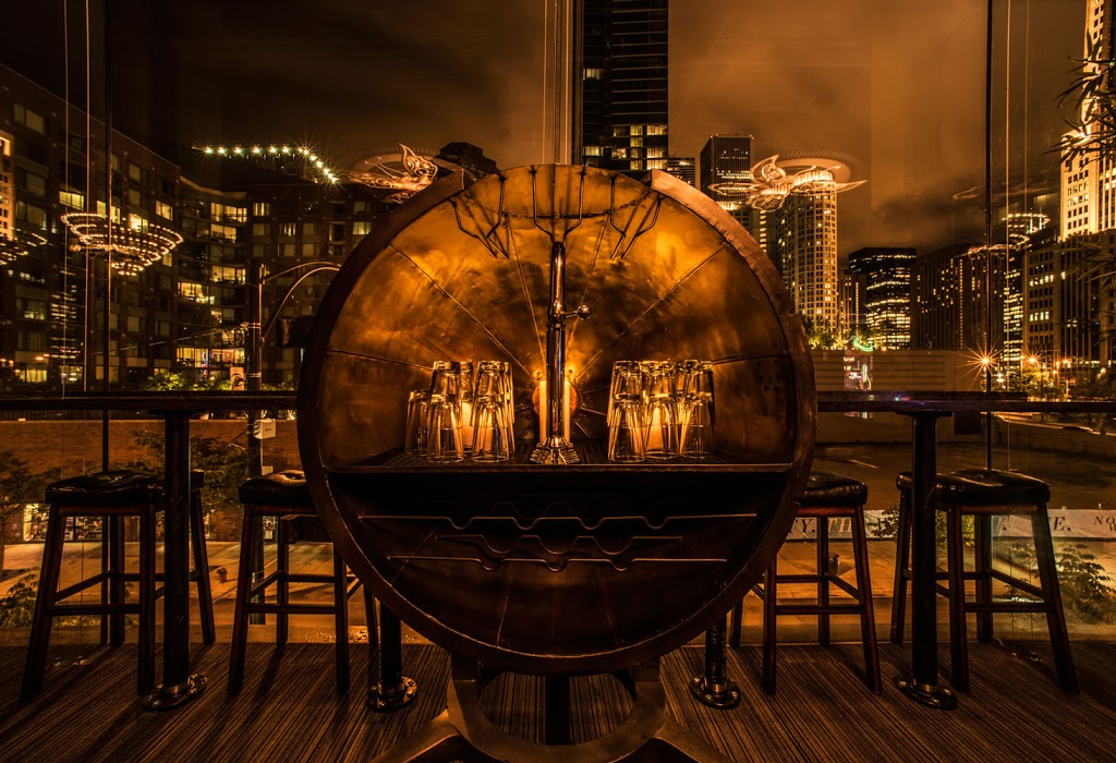 Lucky Strike Downtown Chicago | night club | 322 E Illinois St, Chicago, IL 60611, USA | 3122458331 OR +1 312-245-8331