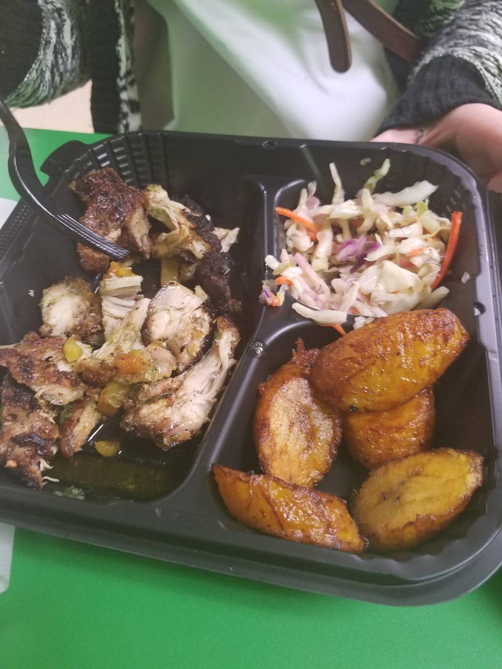 Jamaica Mi Hungry | restaurant | 169-181 Ocean Blvd, Hampton, NH 03842, USA | 6172598017 OR +1 617-259-8017