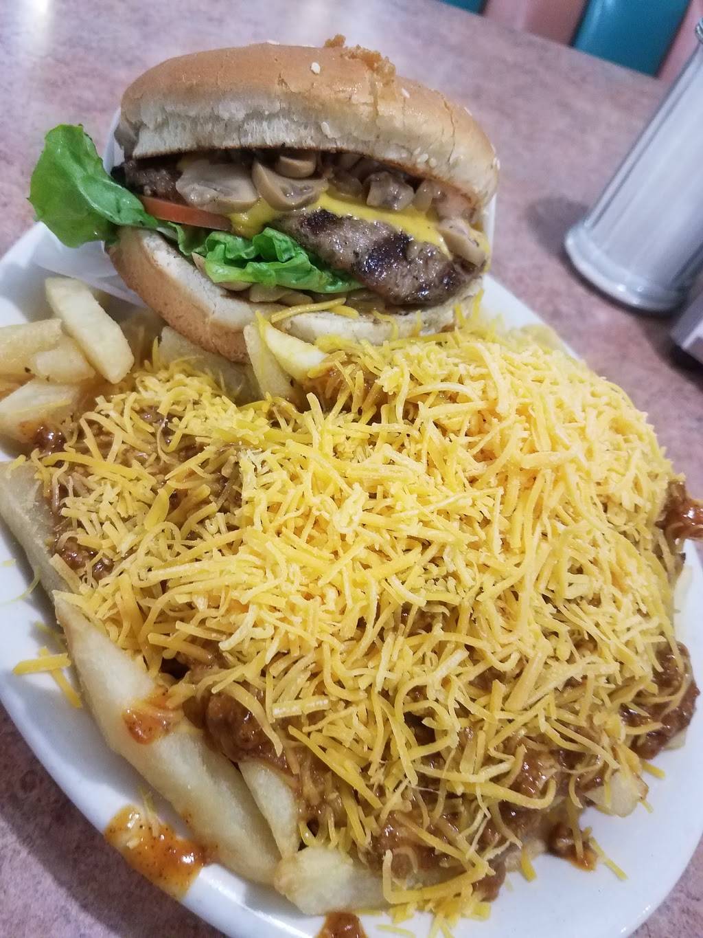 Louis Burgers | restaurant | 44328 10th St W, Lancaster, CA 93534, USA | 6619487865 OR +1 661-948-7865