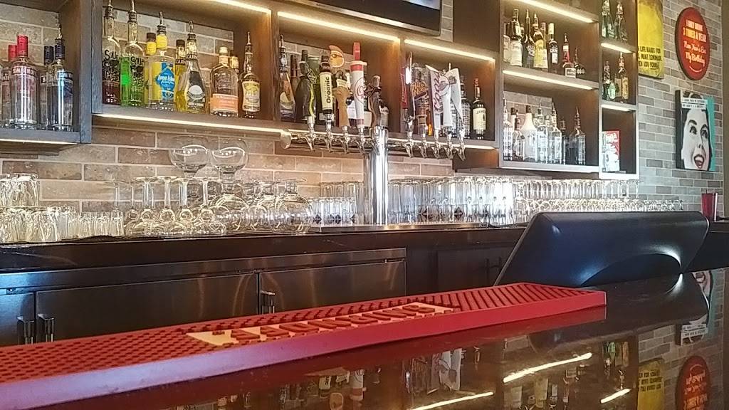 MR MIKES SteakhouseCasual | restaurant | 800 Niagara Street N Seaway Mall, Pad 1, Welland, ON L3C 5Z4, Canada | 2898208886 OR +1 289-820-8886