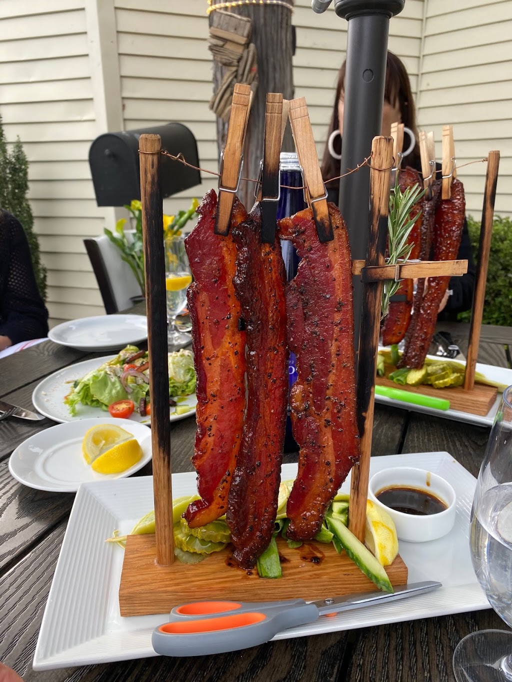 Red Horse | restaurant | 26 Ridge Rd, Rumson, NJ 07760, USA | 7325763400 OR +1 732-576-3400