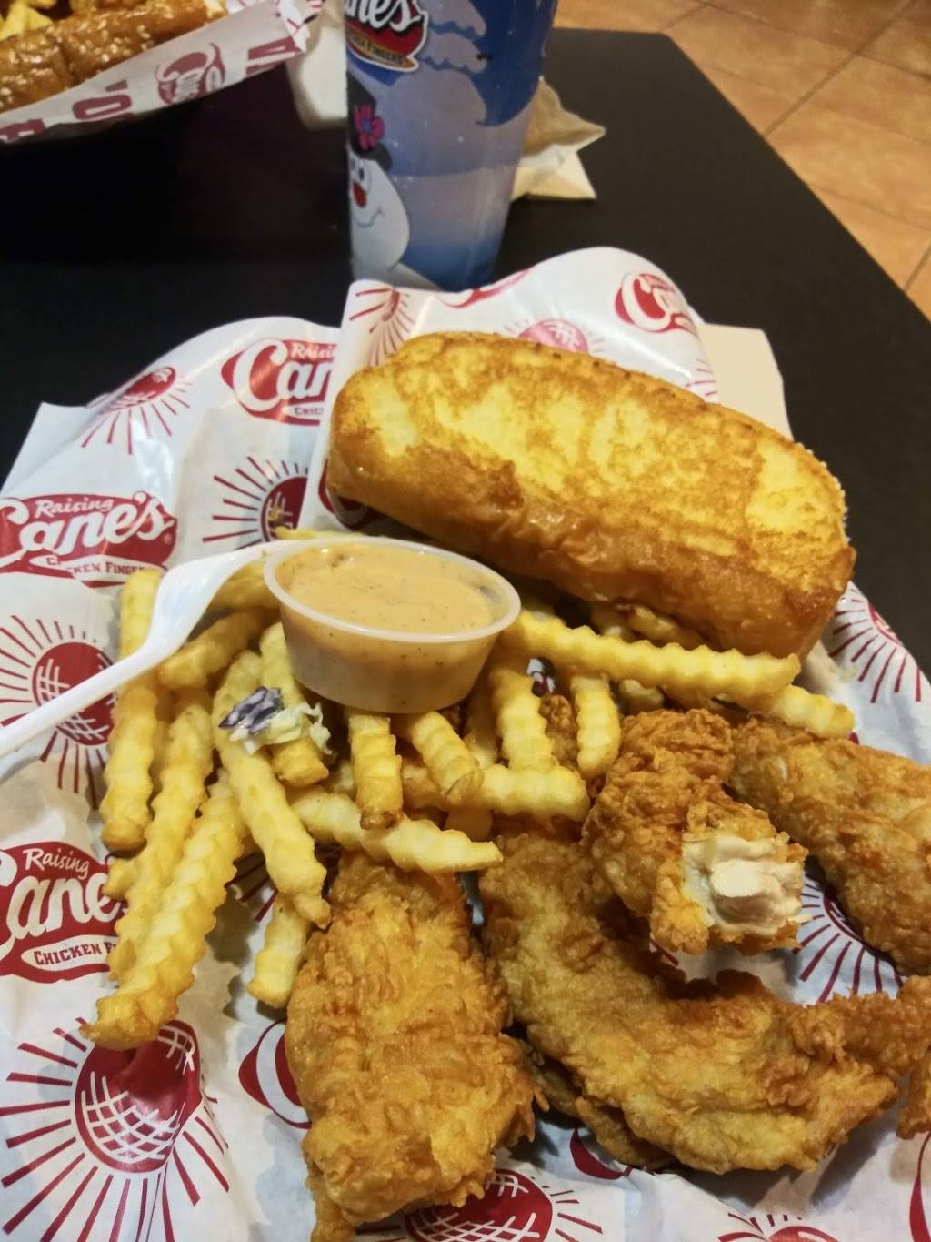 Raising Canes Chicken Fingers | meal takeaway | 12009 Shelbyville Rd, Louisville, KY 40243, USA | 5024347681 OR +1 502-434-7681