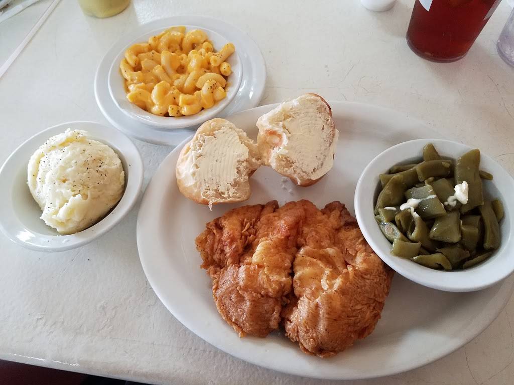 Lillie Maes Place | restaurant | 4712 Dayton Blvd, Chattanooga, TN 37415, USA | 4238758999 OR +1 423-875-8999