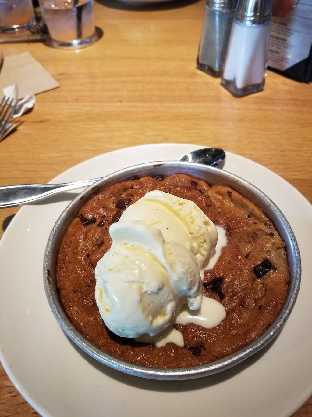 BJs Restaurant & Brewhouse | restaurant | 148 Harbison Blvd, Columbia, SC 29212, USA | 8038285850 OR +1 803-828-5850