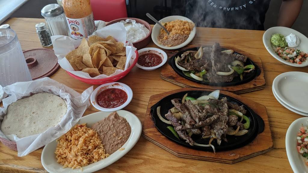 Julios Mexican Restaurant | restaurant | 115 S Weatherford St, Chico, TX 76431, USA | 9406442165 OR +1 940-644-2165