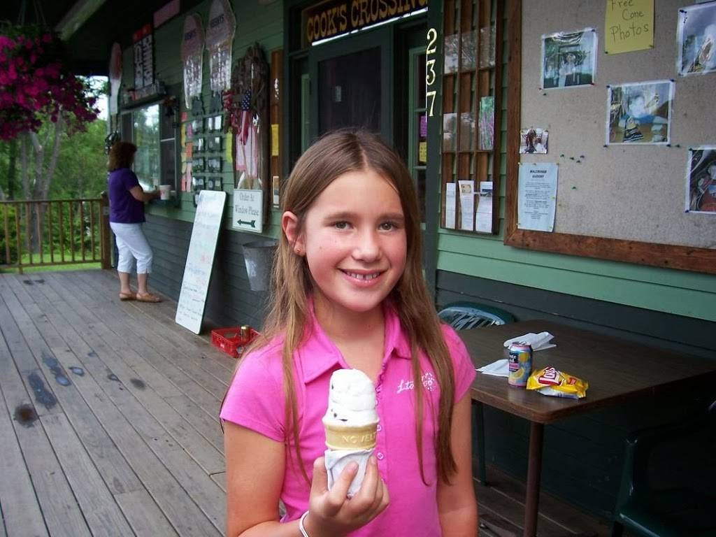 Cooks Crossing | restaurant | 237 E Main St, Searsport, ME 04974, USA | 2075482005 OR +1 207-548-2005