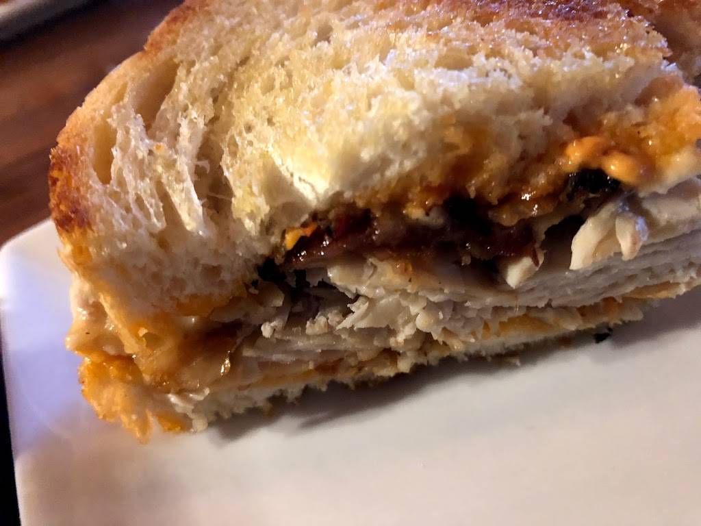 Raven Gastropub | restaurant | 8900 E Pinnacle Peak Rd b1, Scottsdale, AZ 85255, USA | 4802199334 OR +1 480-219-9334