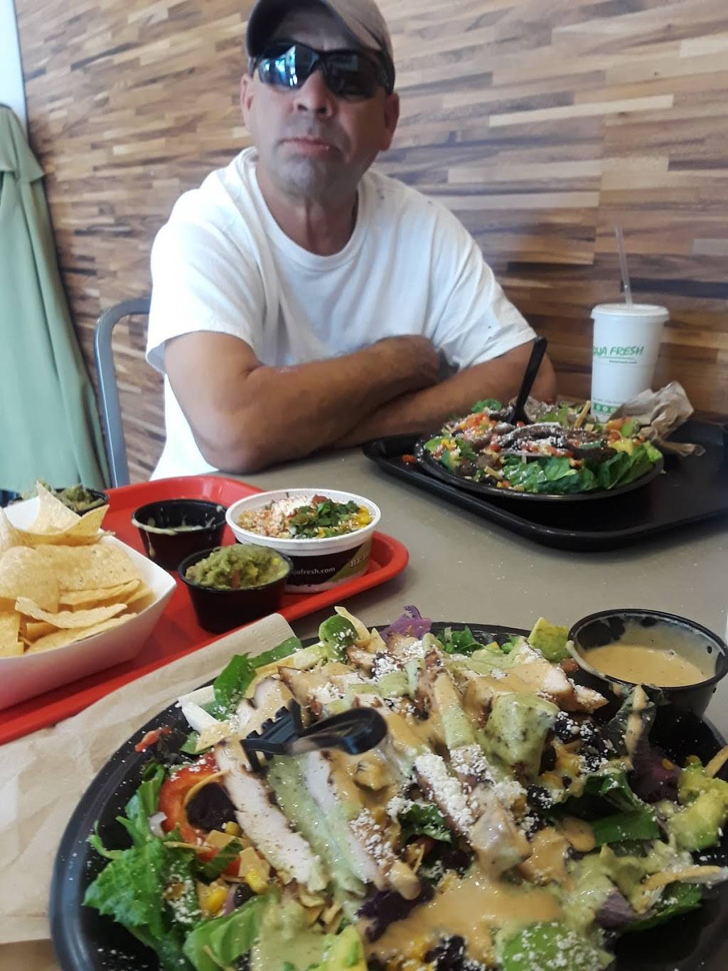 Baja Fresh Mexican Grill | restaurant | 23697 Calabasas Rd # 100, Calabasas, CA 91302, USA | 8185912262 OR +1 818-591-2262