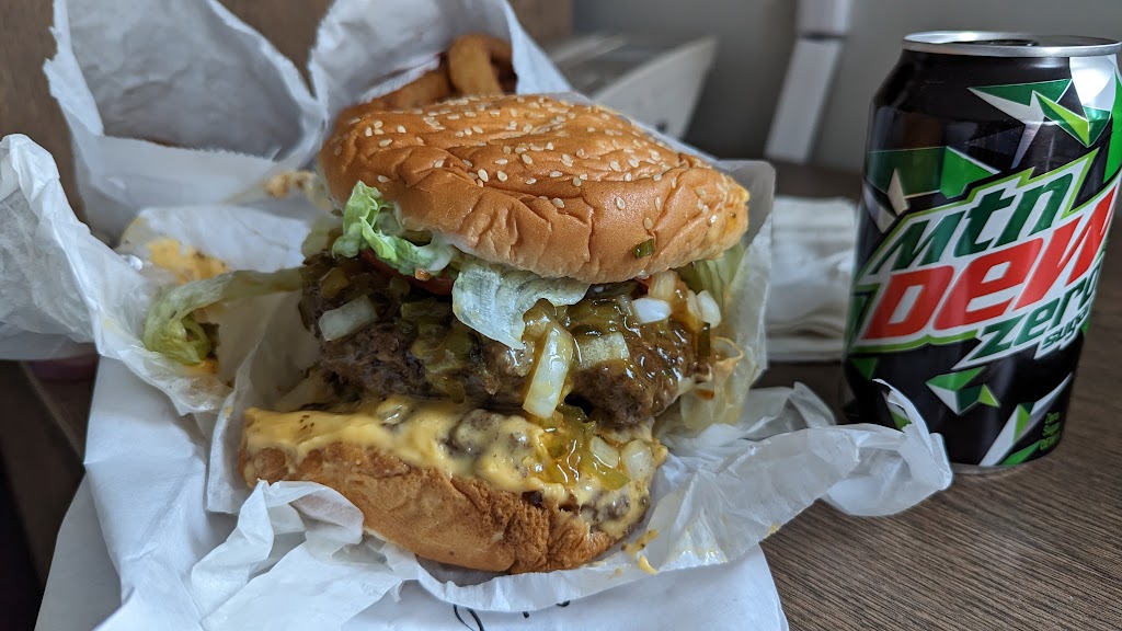 West Pier Drive-In | restaurant | 849 W Pier Dr, Sault Ste. Marie, MI 49783, USA | 9066320444 OR +1 906-632-0444