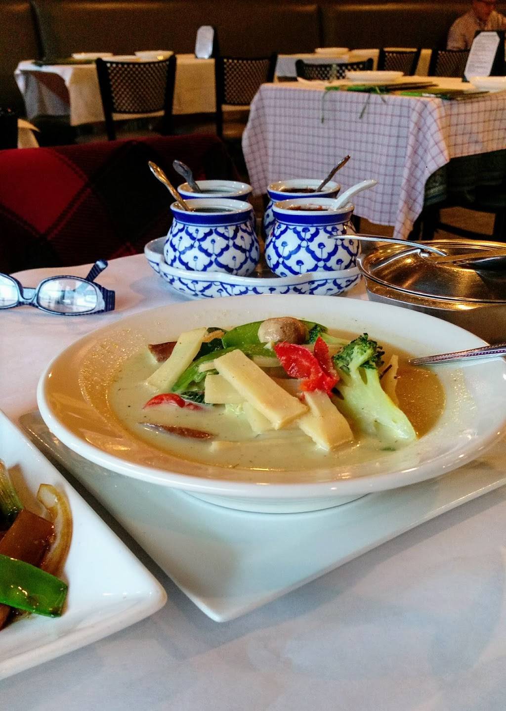 Eat Thai Cuisine | restaurant | 25482 Marguerite Pkwy #102, Mission Viejo, CA 92692, USA | 9497070370 OR +1 949-707-0370