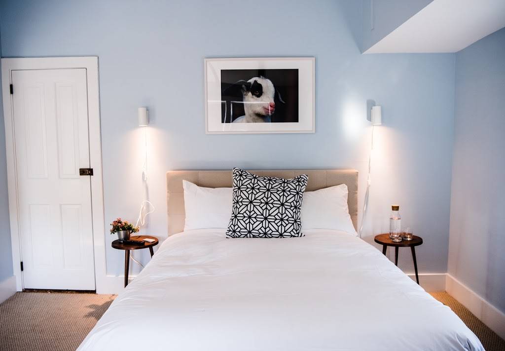 Lamberts Cove Inn, Farm and Restaurant | restaurant | 90 Manaquayak Rd, West Tisbury, MA 02575, USA | 8005350272 OR +1 800-535-0272