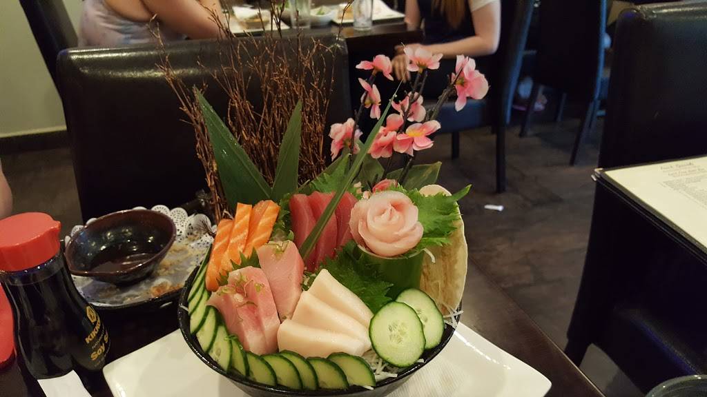 Sakura Sushi | restaurant | 300 Gordons Corner Rd, Manalapan Township, NJ 07726, USA | 7325368885 OR +1 732-536-8885