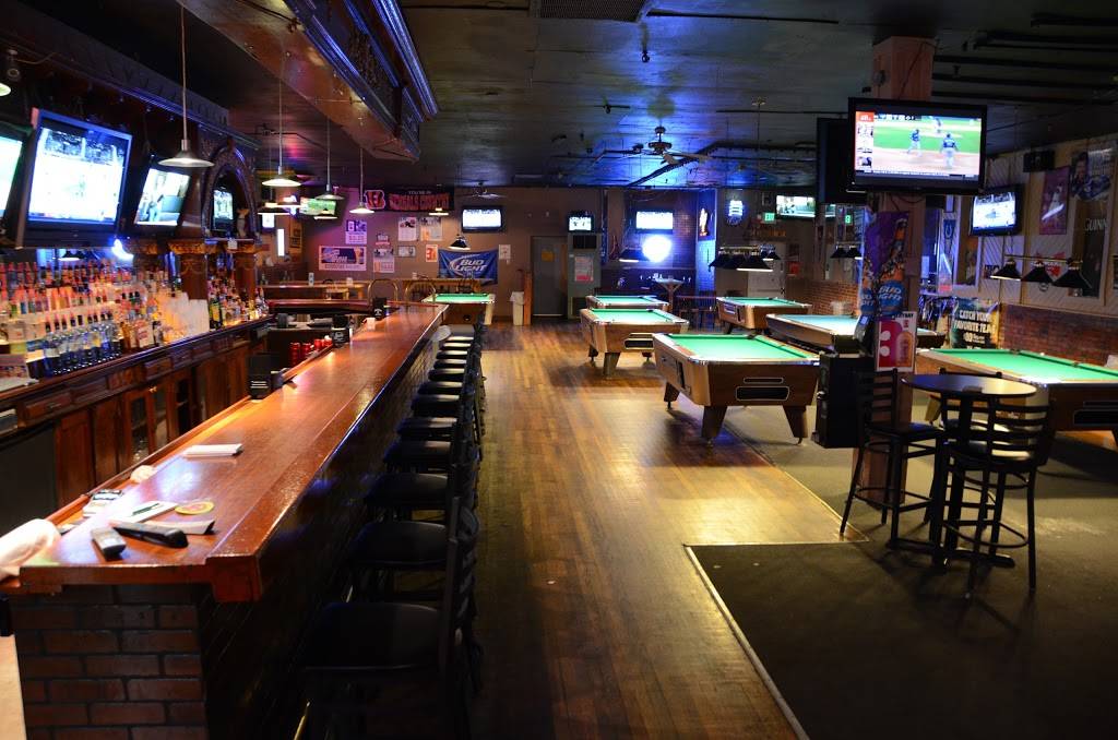 Big Shots Pub | restaurant | 700 S Nichols Ave, Muncie, IN 47303, USA | 7657418019 OR +1 765-741-8019