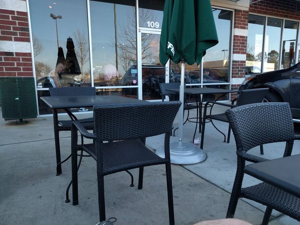 Starbucks | cafe | 10760 Wakefield Commons Dr #109, Raleigh, NC 27614, USA | 9194531010 OR +1 919-453-1010