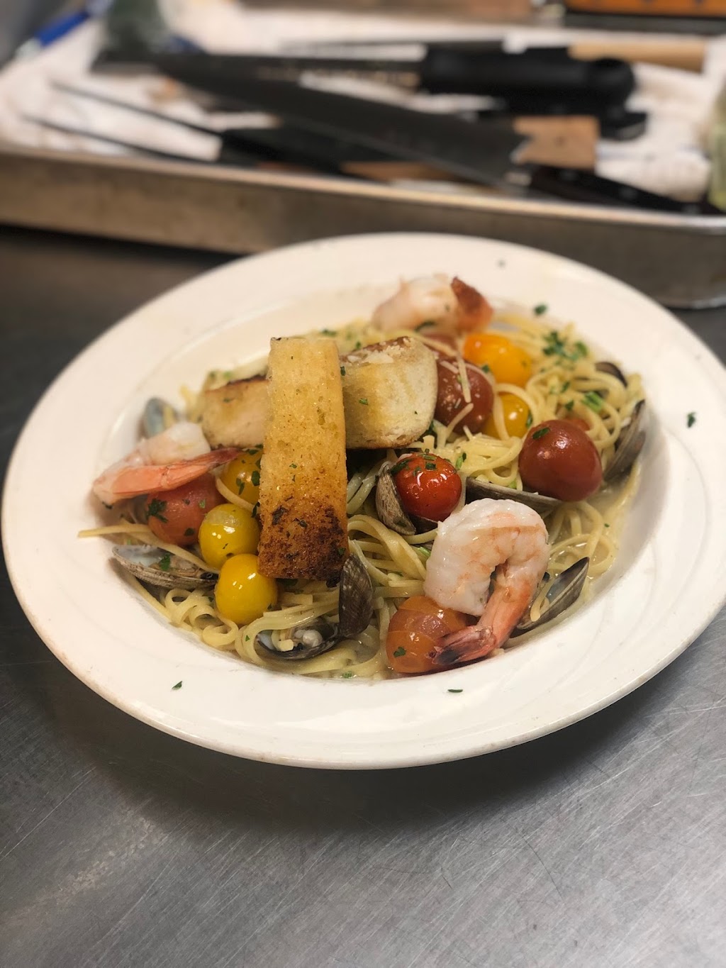 Niblick & Greenes | restaurant | 7535 Falcon Crest Dr #1, Redmond, OR 97756, USA | 5415484220 OR +1 541-548-4220