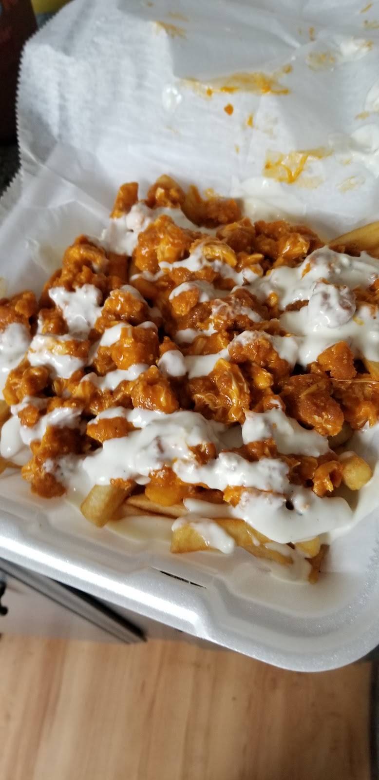 Weir Dogs | meal takeaway | 4850, 69 W Water St, Taunton, MA 02780, USA | 5088230616 OR +1 508-823-0616