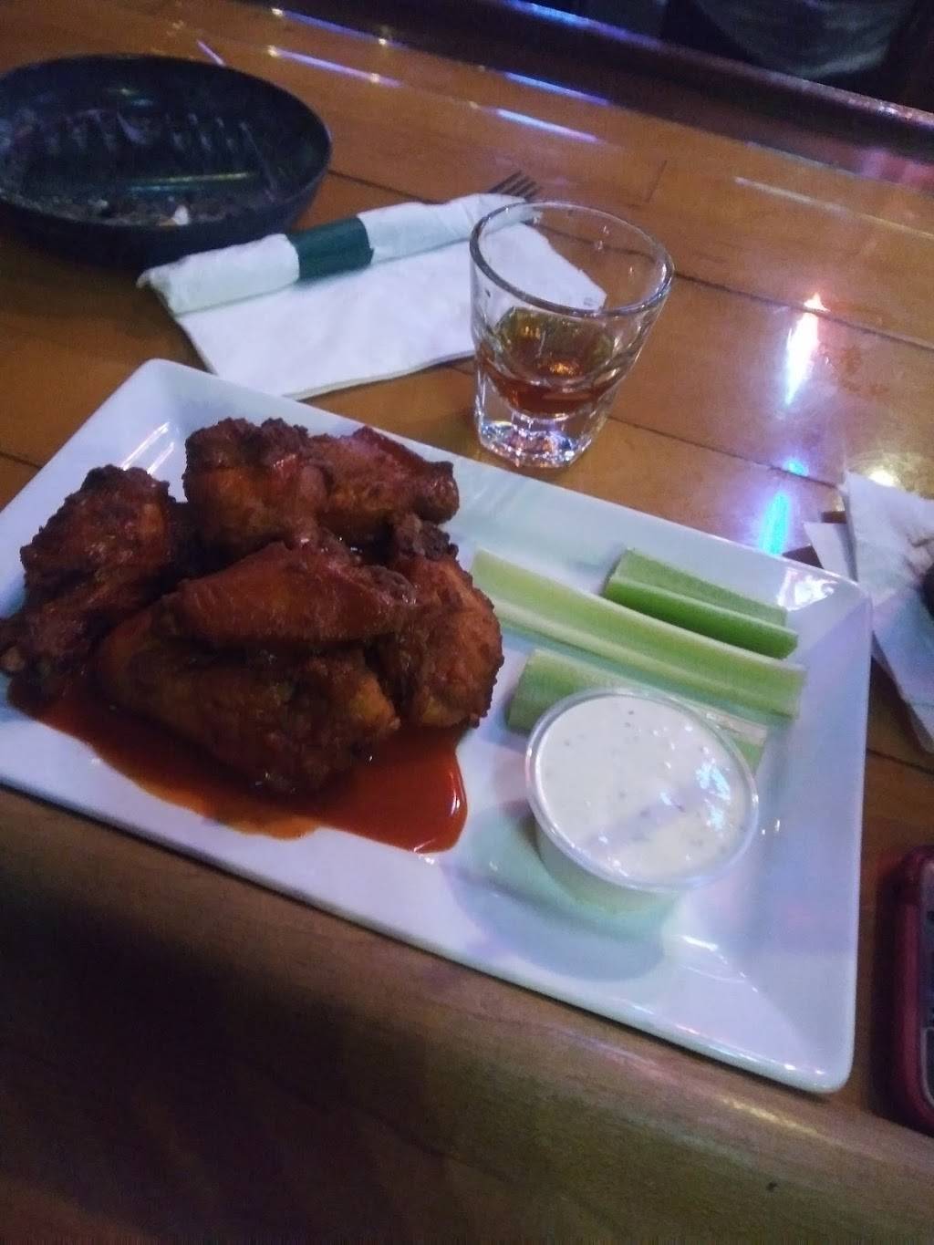 Sidelines Sports Pub | restaurant | 9283 E US Hwy 36, Avon, IN 46123, USA | 3172730199 OR +1 317-273-0199