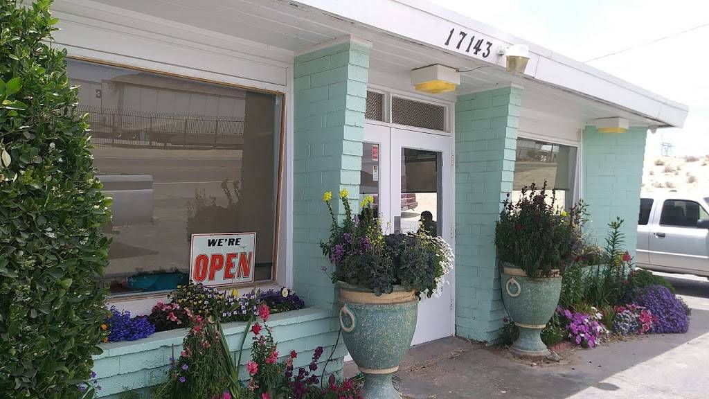 Emma Jeans Holland Burger Cafe | restaurant | 17143 N D St, Victorville, CA 92394, USA | 7602439938 OR +1 760-243-9938