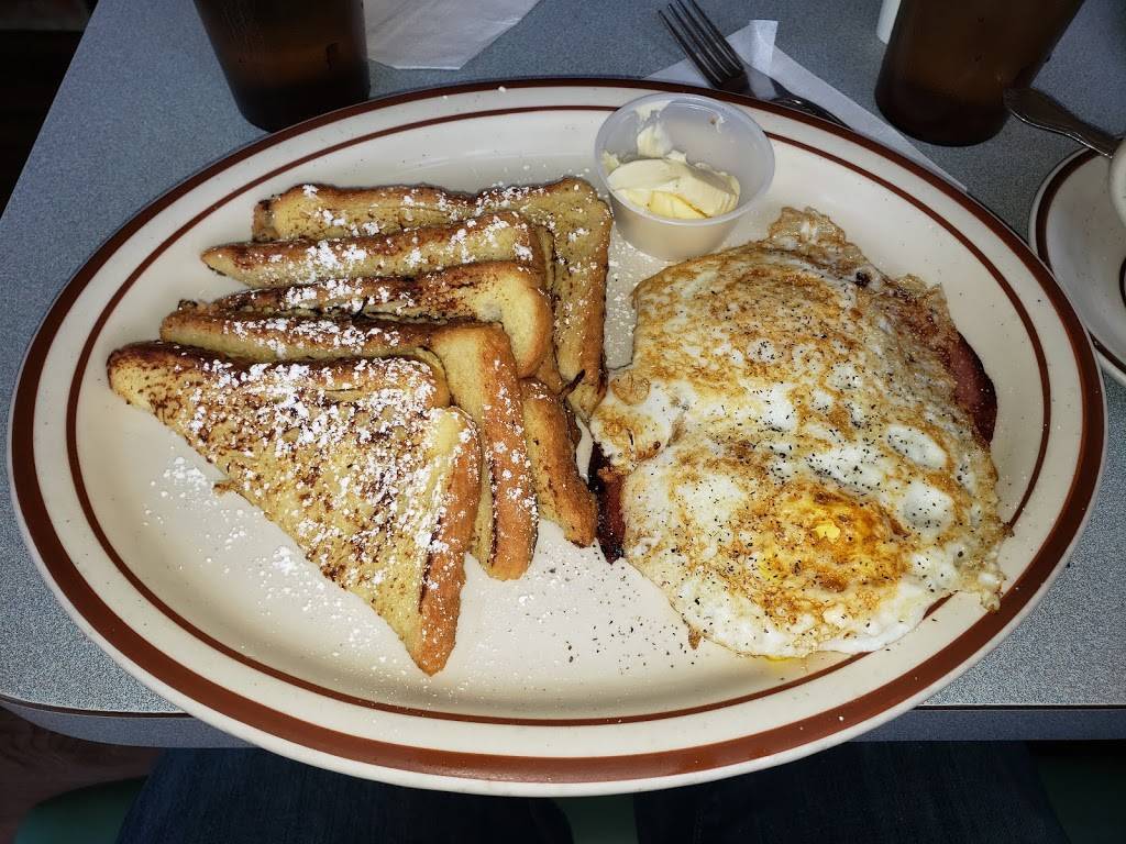 Chriss Texas Wiener Family Restaurant | meal takeaway | 51 S Orange Ave, South Orange, NJ 07079, USA | 9737636300 OR +1 973-763-6300